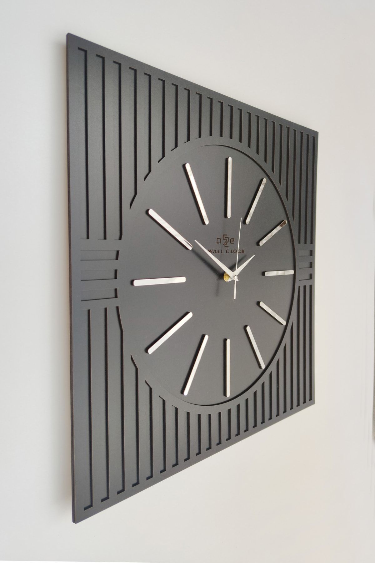 ➥ Modern Kare Saatler