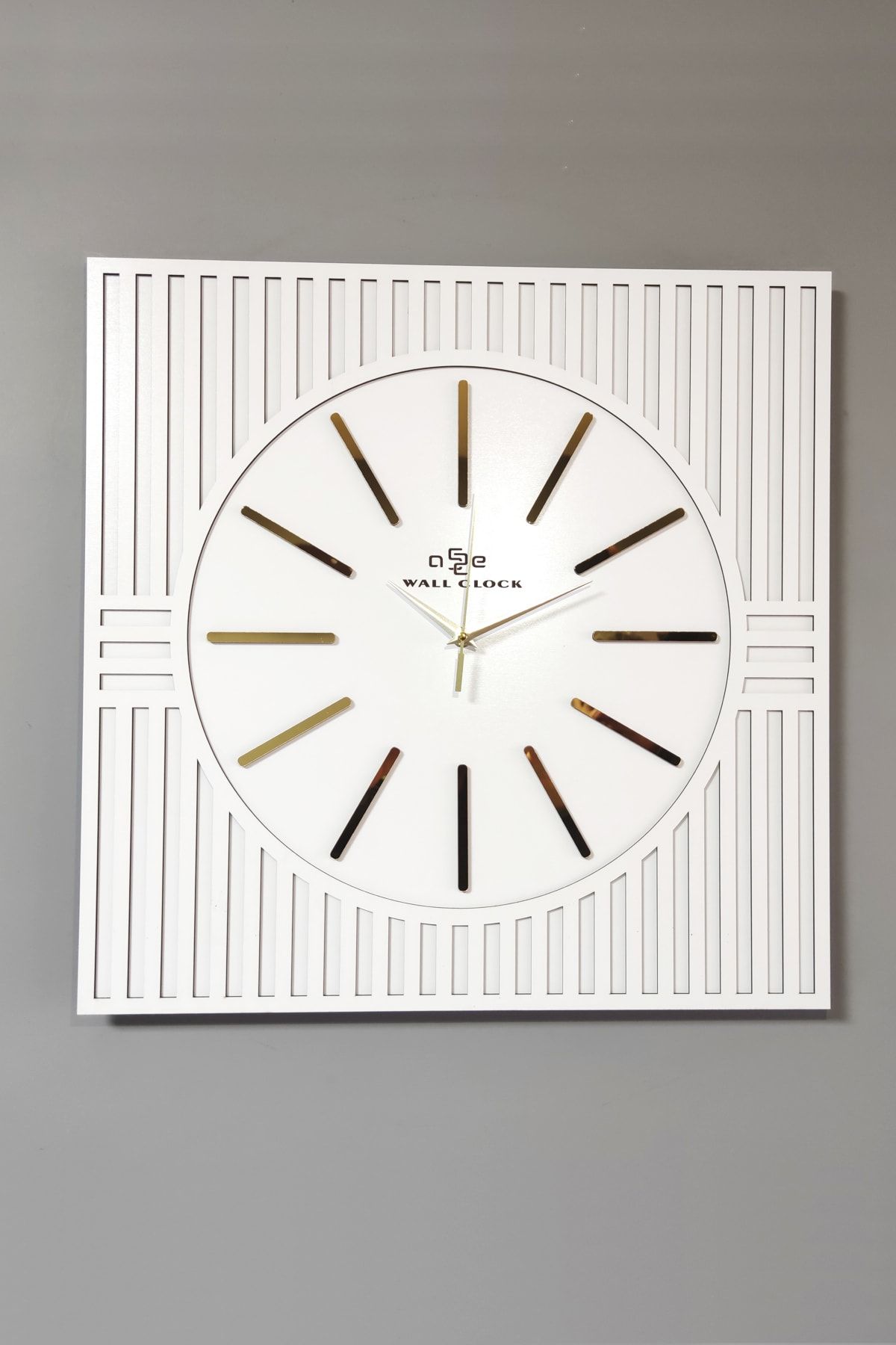 ➥ Modern Kare Saatler