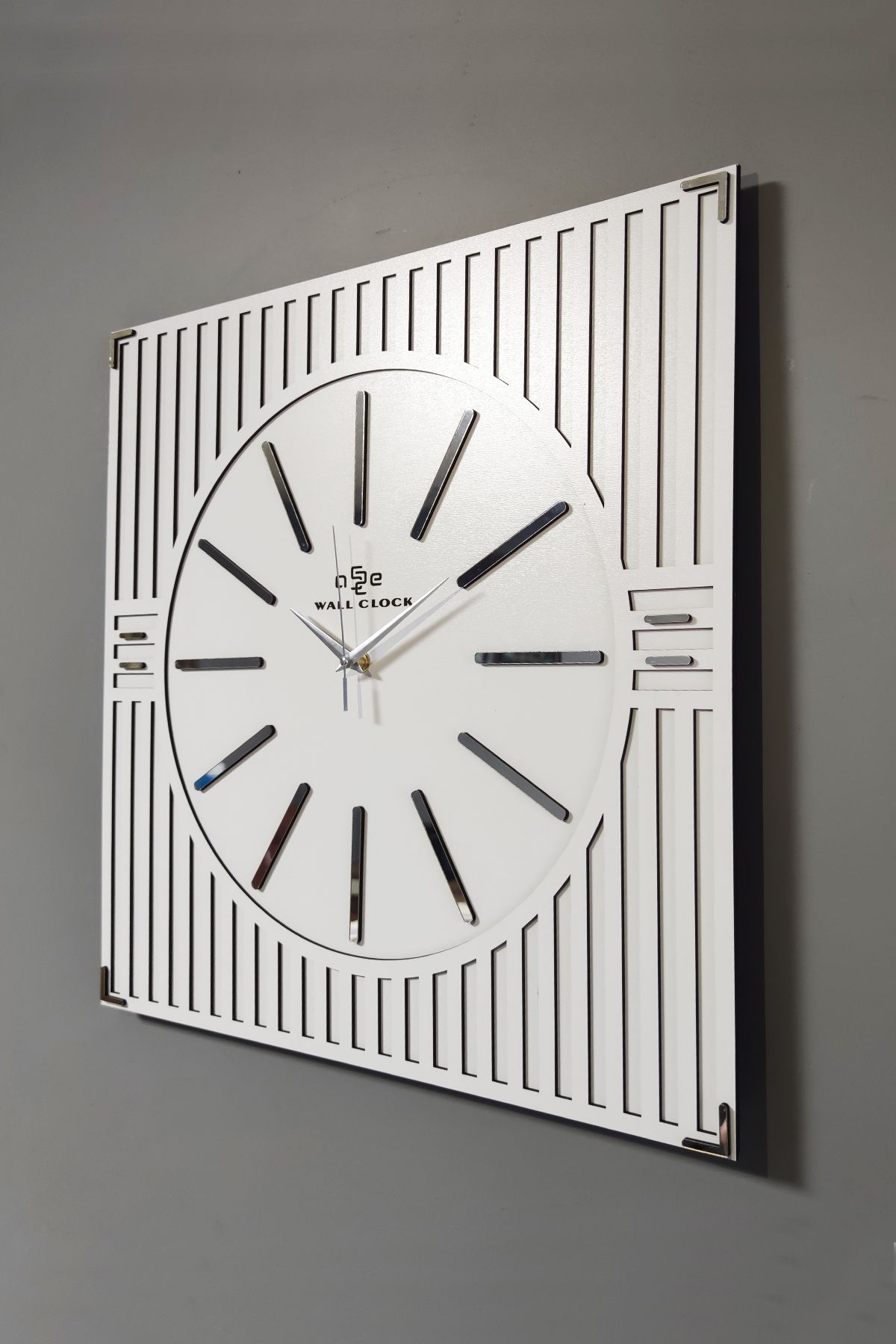 ➥ Modern Kare Saatler